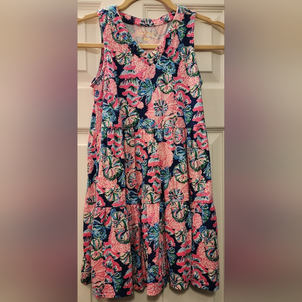 Lilly Pulitzer Girls V-Neck Tiered Dress • Fan Sea Pants Print • M - Picture 2 of 8